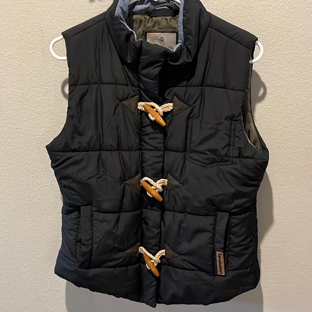 Legendary whitetails WOMENs QUILTED TOGGLE PUFFER VEST sz Med.